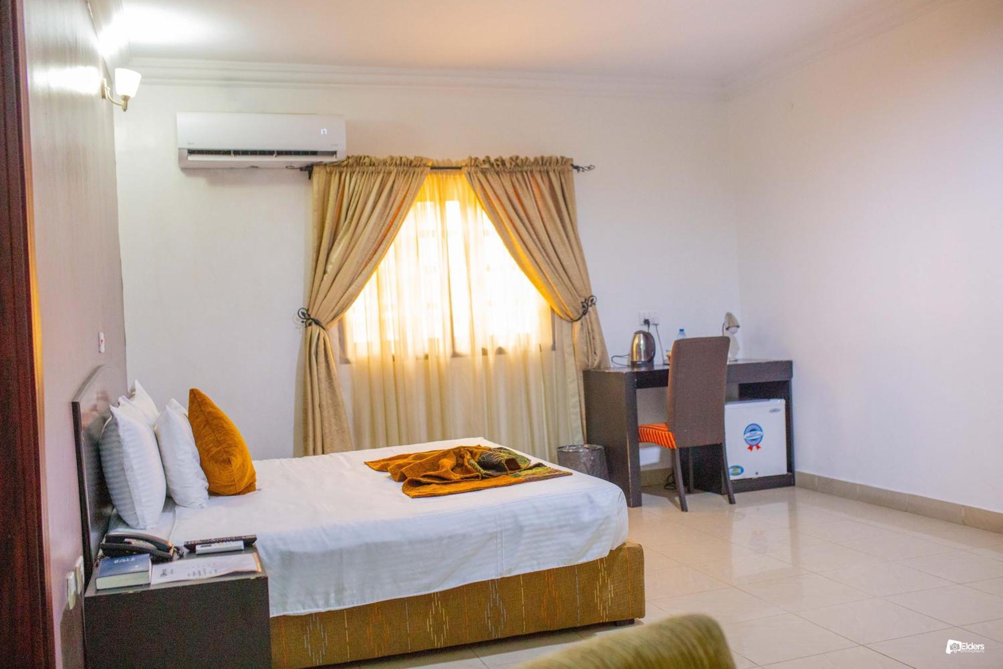 Suru Express Hotel Gra Lagos Exteriör bild