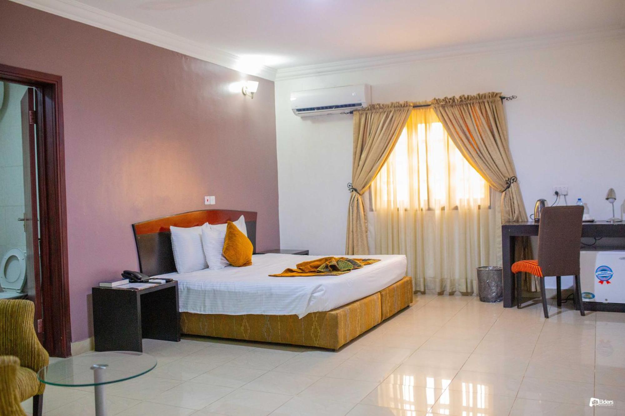 Suru Express Hotel Gra Lagos Exteriör bild